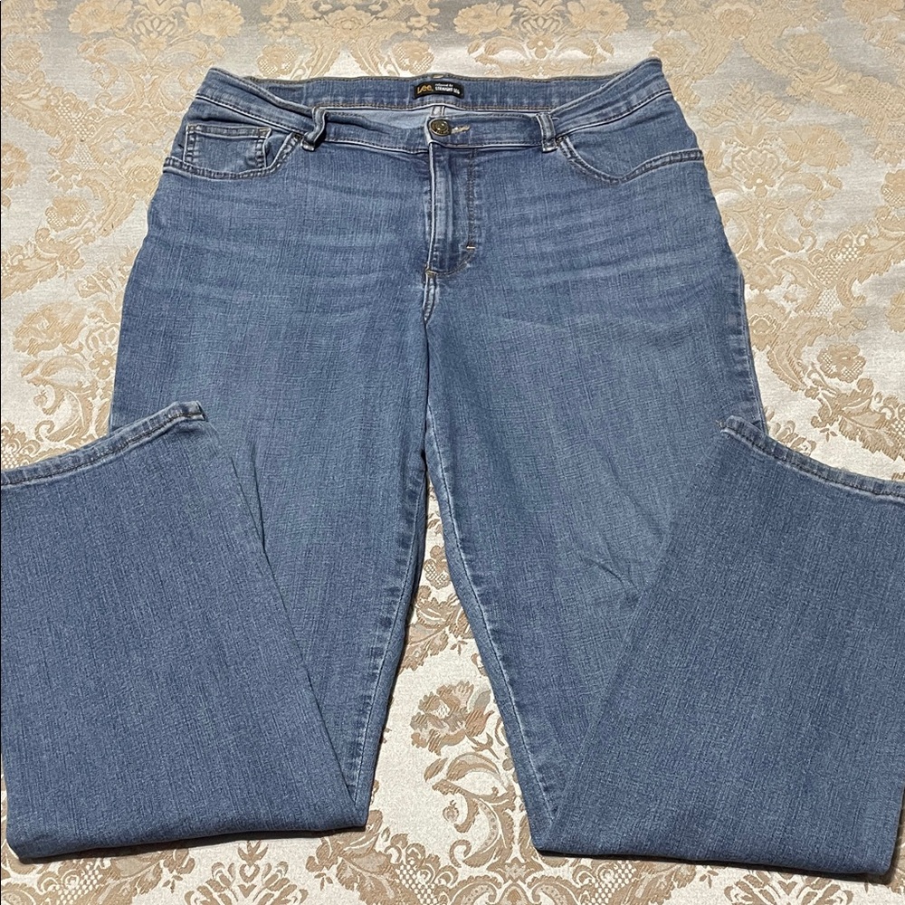 Lee Women's Classic Blue Relaxed Fit Straight Leg Jeans